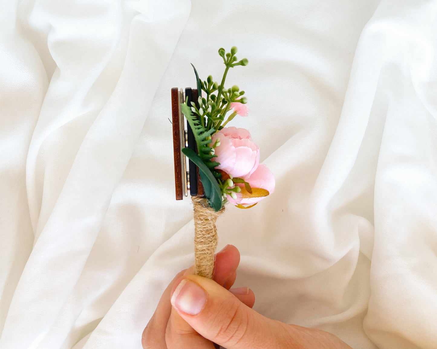 Light Pink Wildflower Magnetic Clip-On Boutonniere