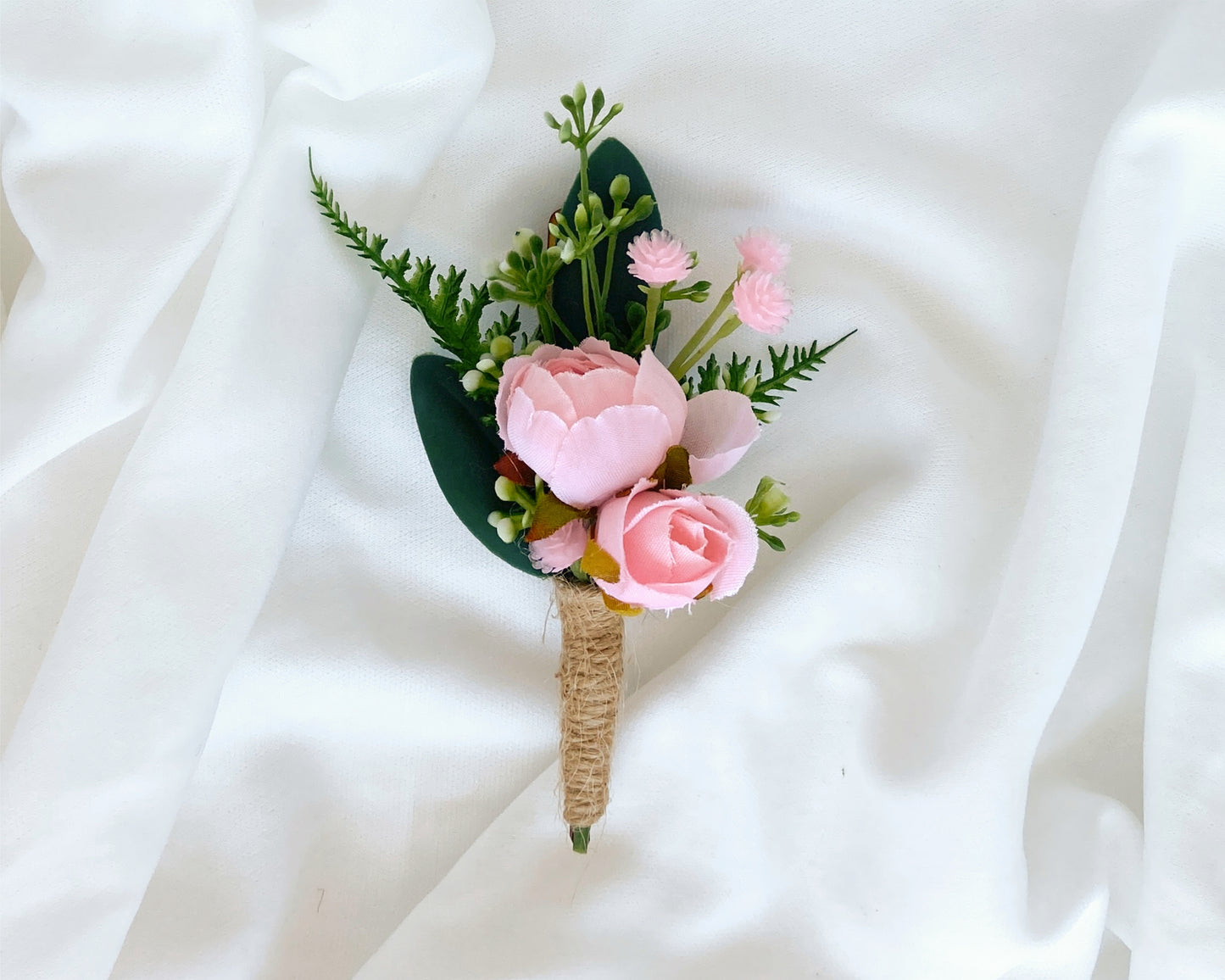 Light Pink Wildflower Magnetic Clip-On Boutonniere