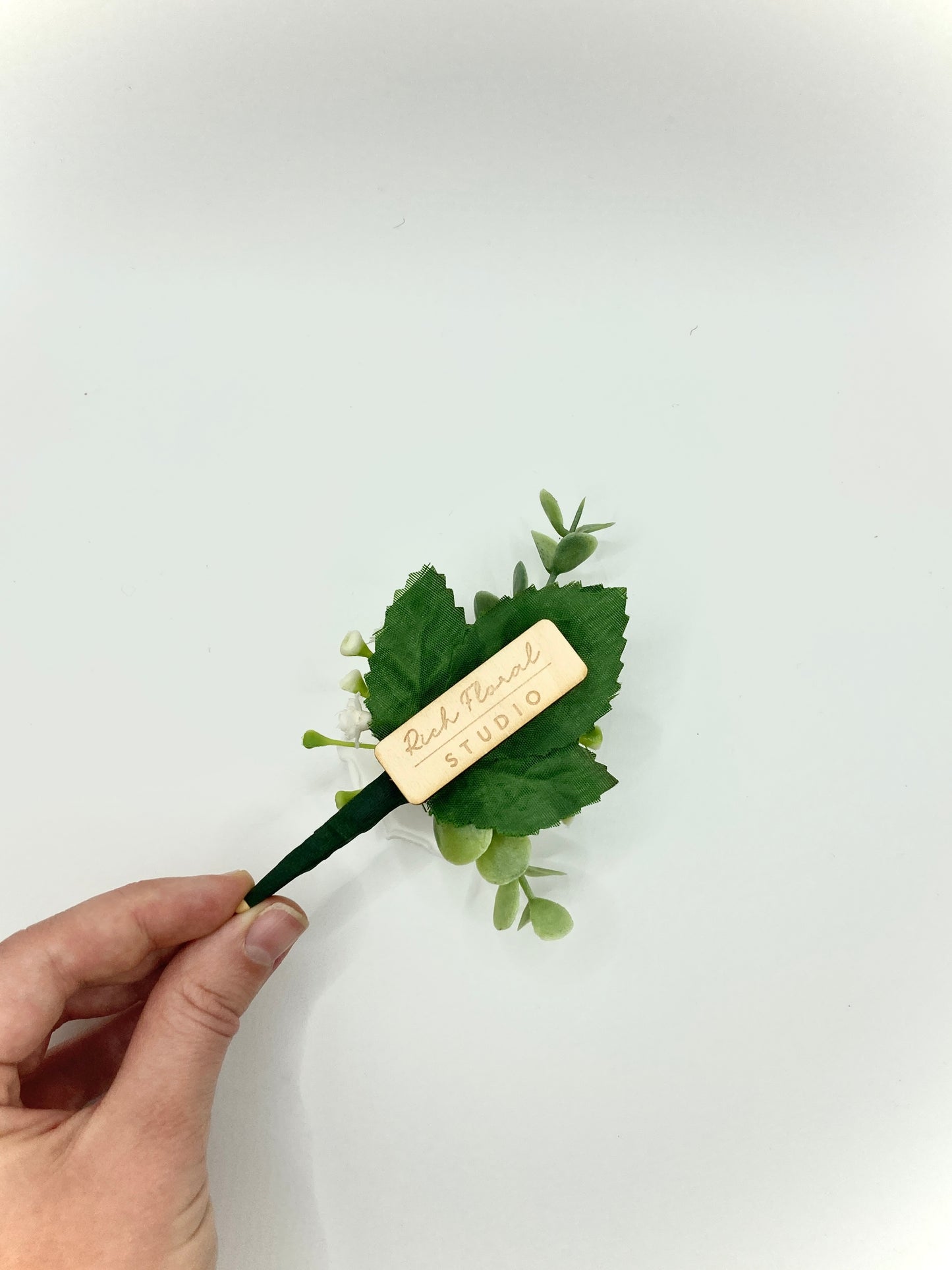 White + Green Eucalyptus Boutonniere, Magnetic Mens Wedding Boutonniere, White Rose Groom Boutonniere, Greenery Babys Breath Boutonniere