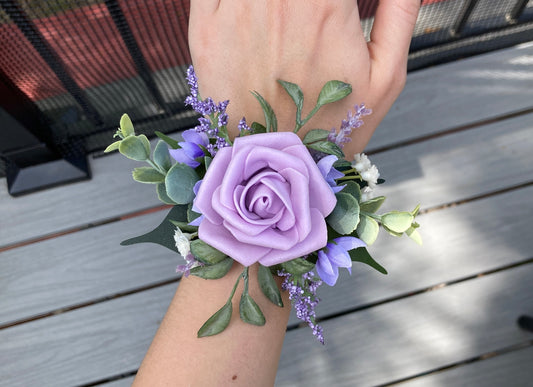 Ramo de flores con clip magnético de rosa morada
