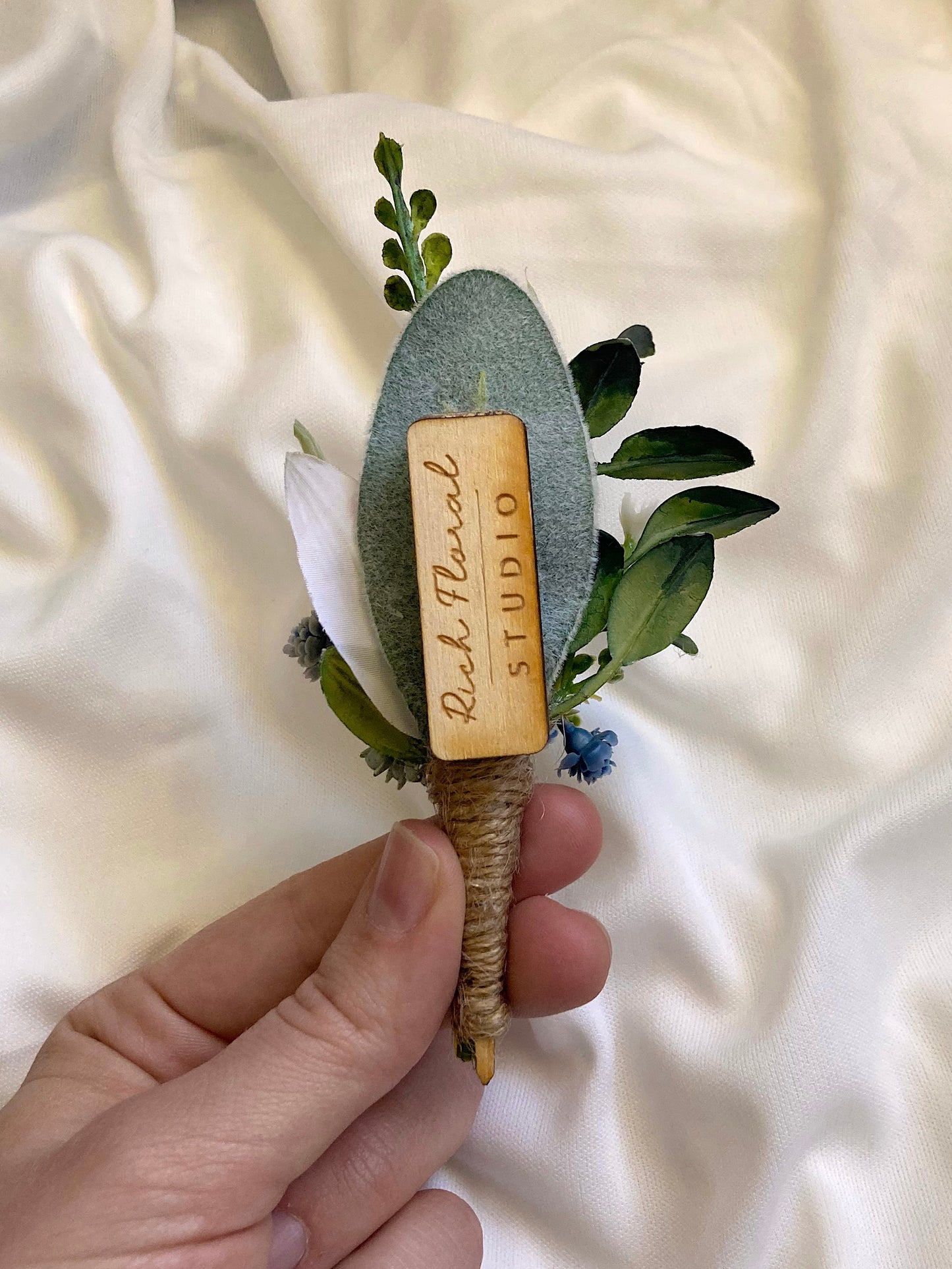 Dusty Blue + White Magnetic Clip-On Boutonniere