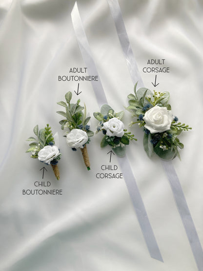 Ramo de flores con clip magnético en azul polvoriento y blanco